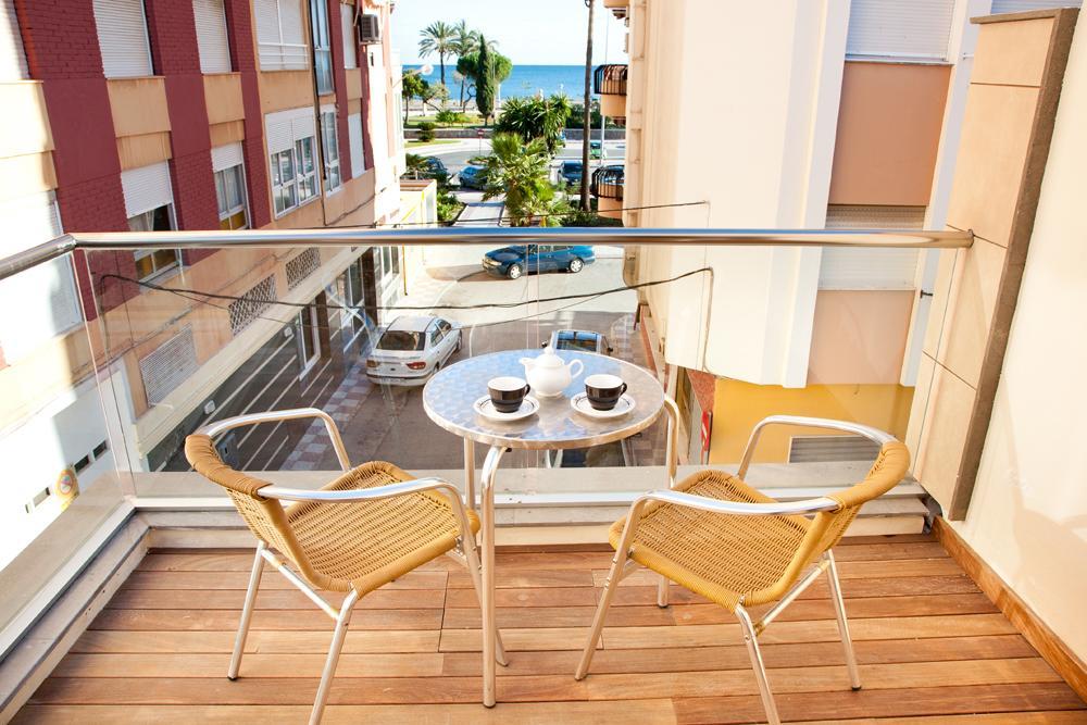 Apartamentos Poniente - Mares Torre Del Mar Extérieur photo